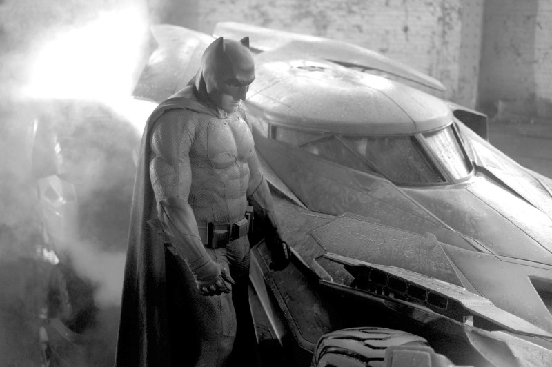 Ben Affleck faz surpresa aos fãs durante um tour na WB Hollywood