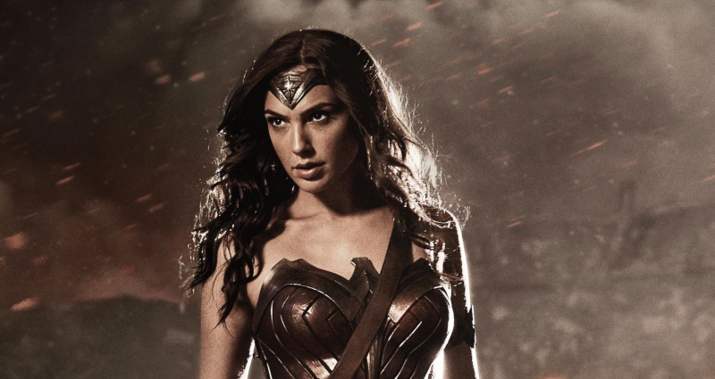 Gal Dadot fala se Mulher Maravilha irá pelo tom mais sombrio ou mais divertido