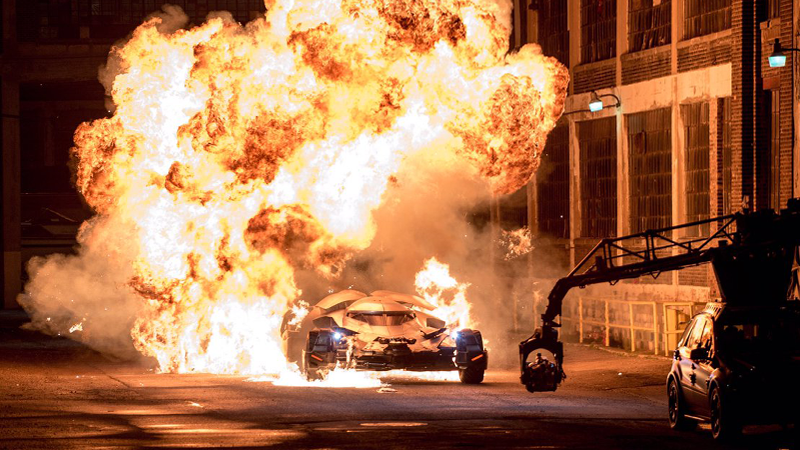 Nova imagem dos sets de Batman vs Superman mostra alguns dos efeitos  do filme