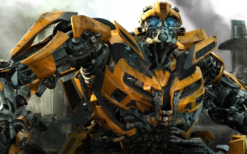 Michael Bay revela o novo visual de Bumblebee em Transformers: The Last Knight