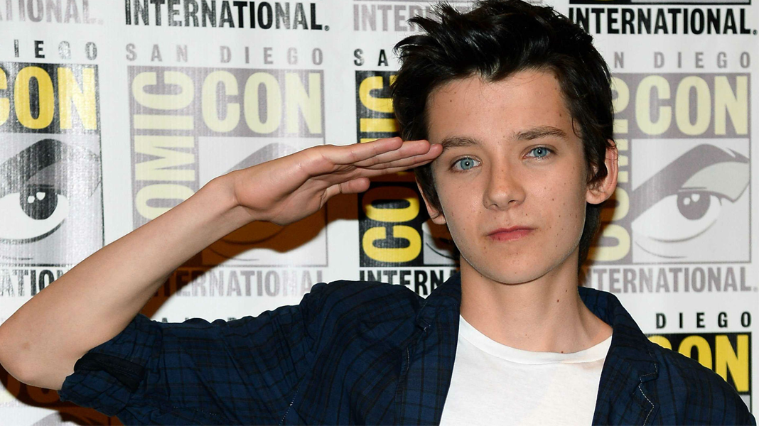 Asa Butterfield revela que gostaria de participar do Universo DC Filmes