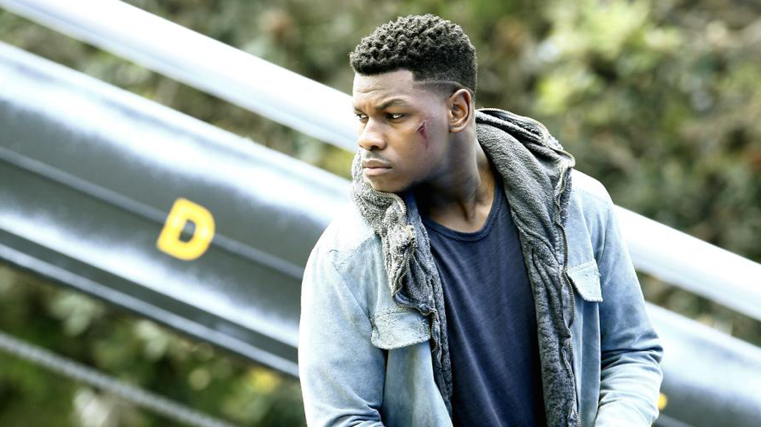 John Boyega divulga primeira imagem oficial de Círculo de Fogo: A Revolta