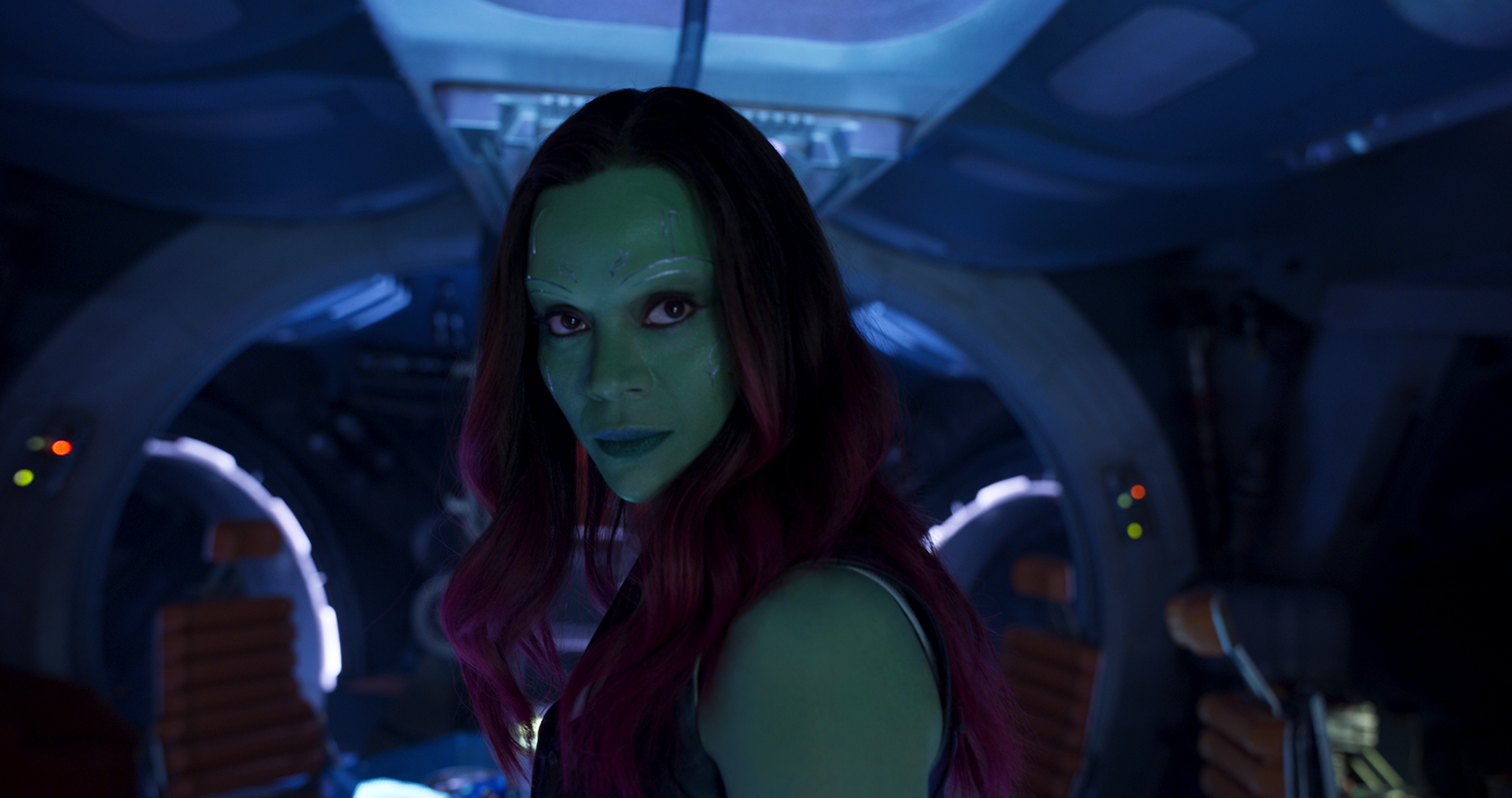 Zoe Saldana confirma o retorno de Gamora em Vingadores: Guerra Infinita