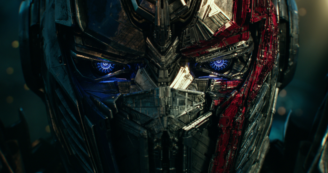 Transformers: O Último Cavaleiro | Optimus e Bumblebee se enfrentam em TV Spot do Superbowl