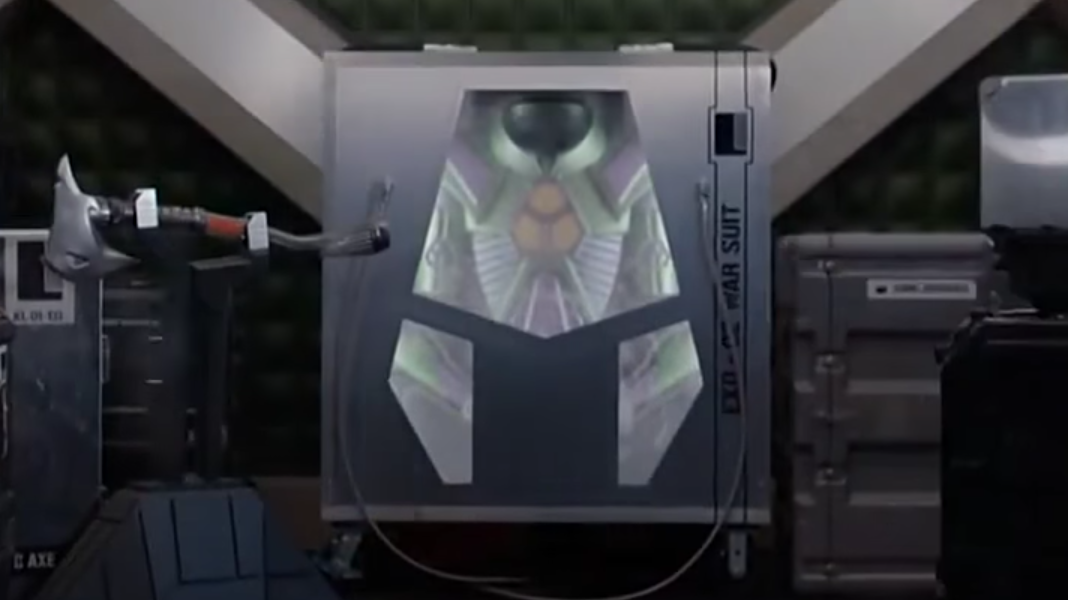 Icônica armadura de Lex Luthor aparece em novo vídeo promocional de Supergirl