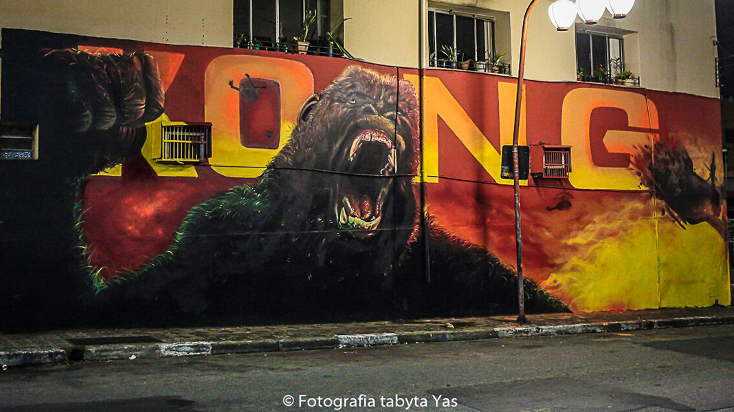 Kong invade o bairro da Liberdade em São Paulo