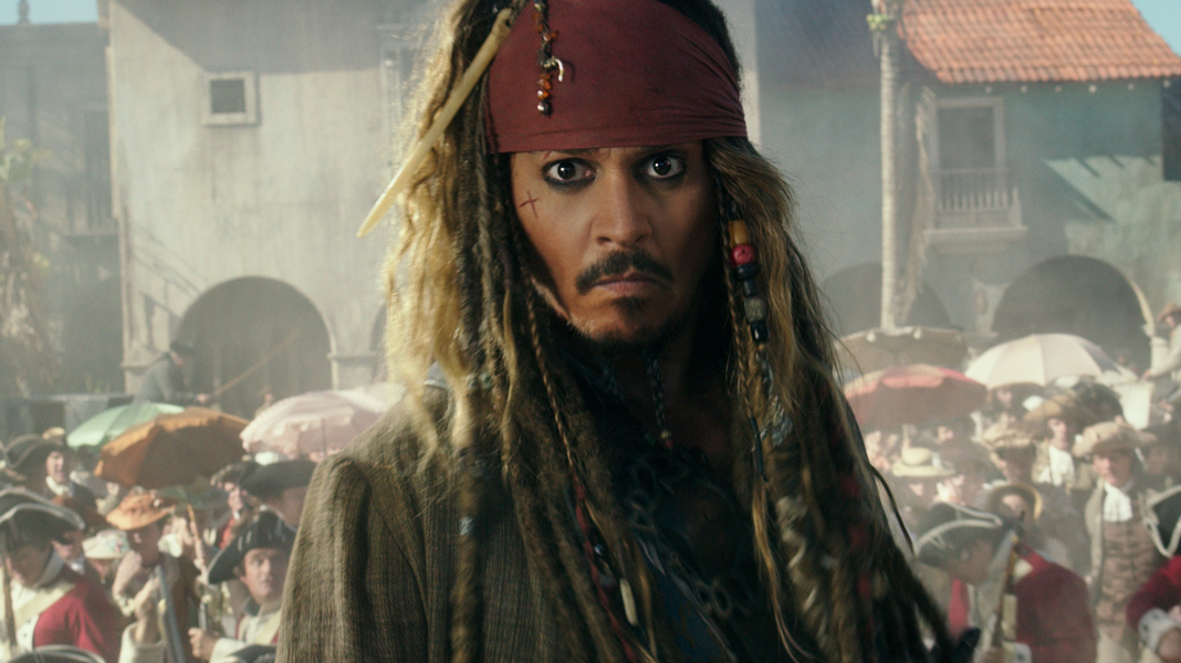 Piratas do Caribe: A Vingança de Salazar | Atores participam de première em Paris
