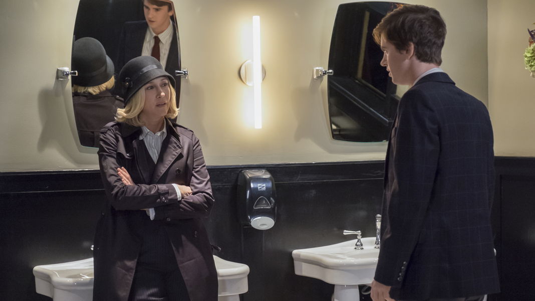 Norman visita Romero em episódio inédito de Bates Motel