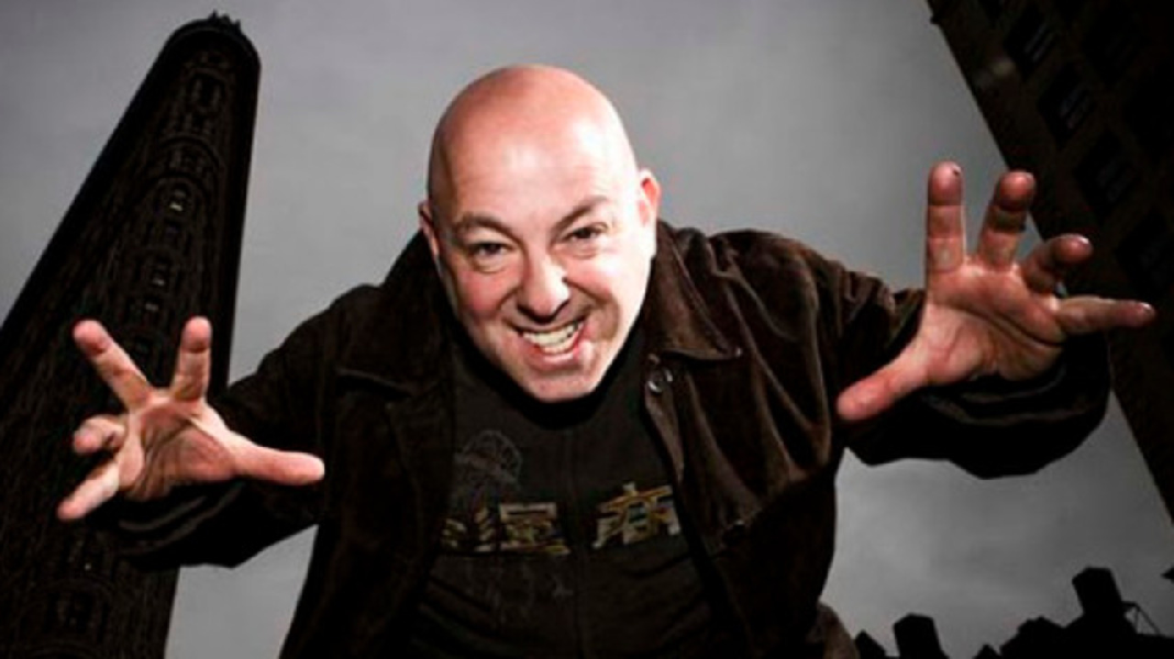 Brian Michael Bendis assina com a DC