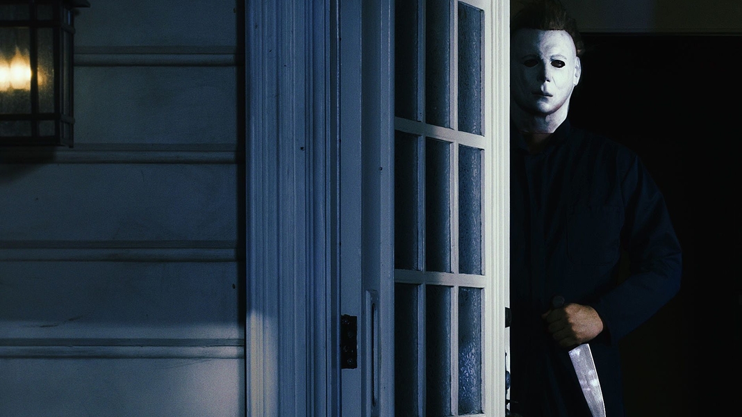 Halloween | Michael Mayers aparece em foto do set