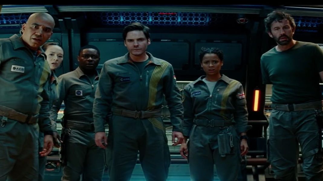 The Cloverfield Paradox | Filme tem uma das piores notas críticas de J. J. Abrams
