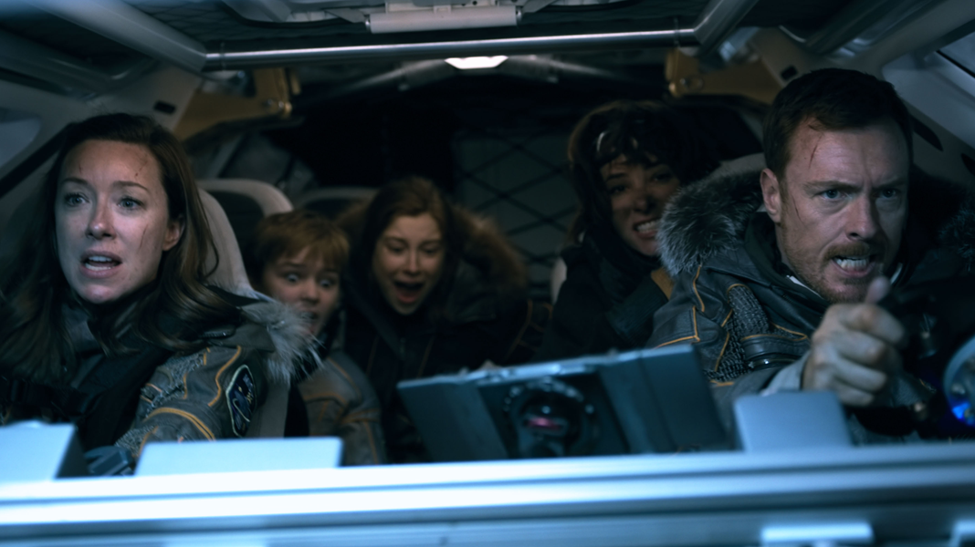 Perdidos no Espaço | Netflix divulga trailer, pôster  e data de estreia de sua nova série