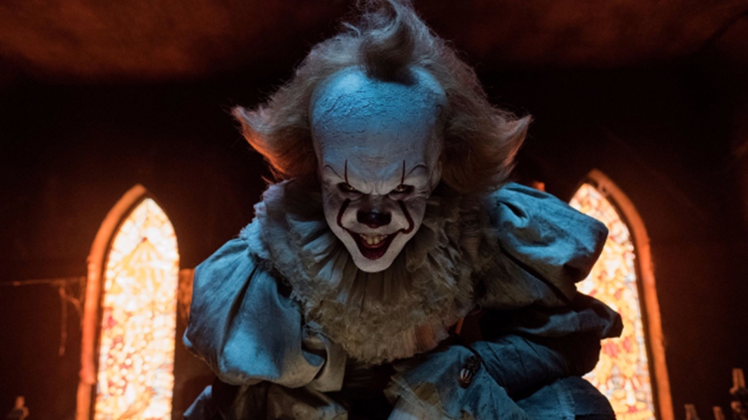 It: A Coisa | Diretor posta foto ao lado das crianças em preparação para o segundo filme