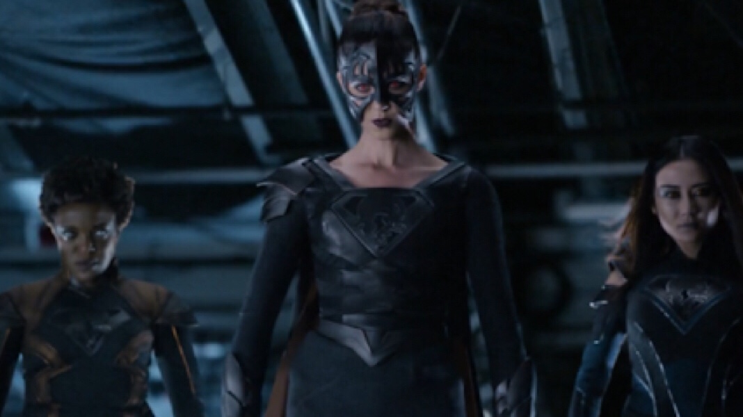 Supergirl | Régia está de volta em novas imagens e vídeos do próximo episódio da série