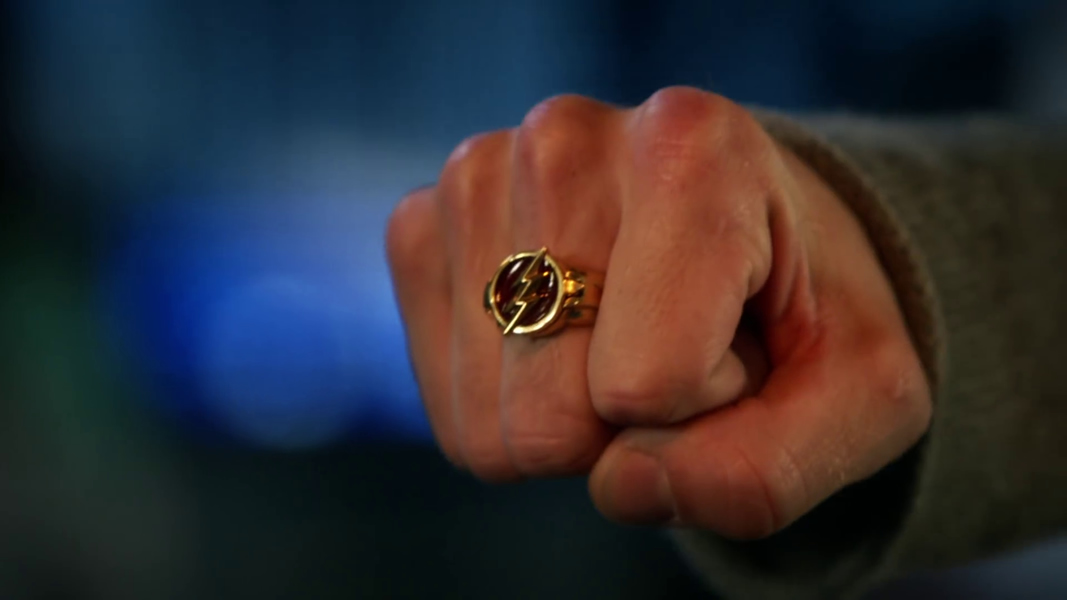 The Flash | Barry Allen aparece de uniforme novo em pôster oficial da quinta temporada