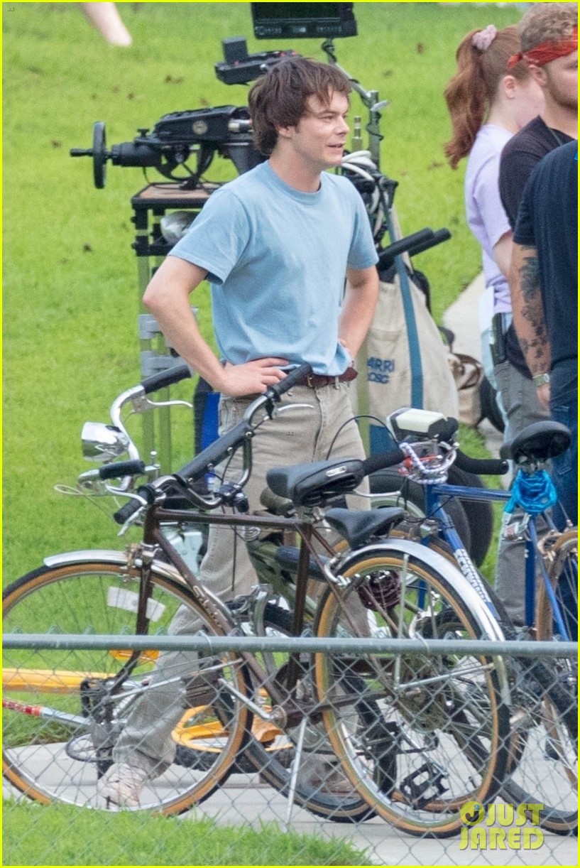 Stranger Things | Novas fotos do set da terceira temporada mostram as crianças se divertindo