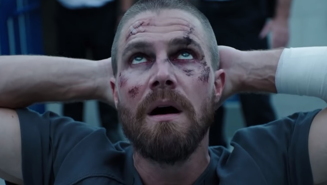 Arrow | Oliver Queen enfrenta dificuldades na prisão em novo trailer da sétima temporada