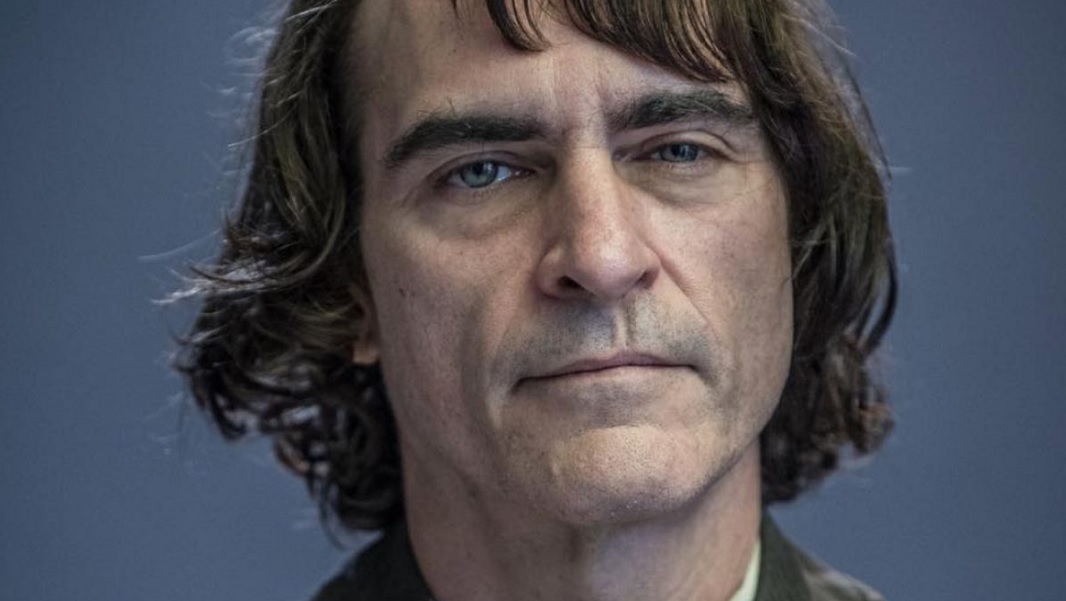 Coringa | Joaquin Phoenix foi contra incluir referências dos quadrinhos no filme