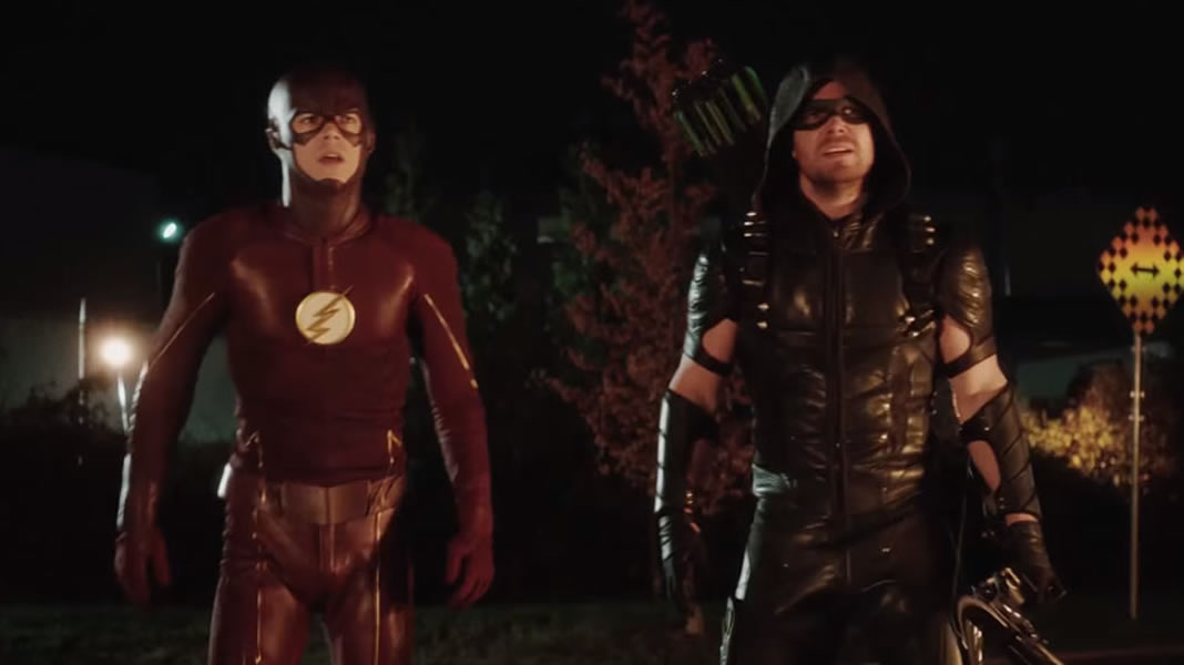 Arrowverso | Arqueiro Verde e Flash aparecem com uniformes trocados em novo pôster do crossover