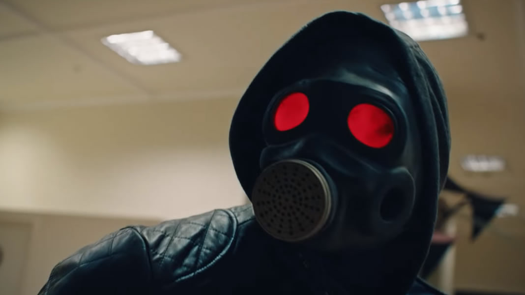 O Doutrinador | Nova cena do filme traz perseguição ao anti-herói brasileiro