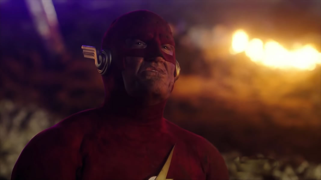 Elseworlds | Monitor aparece dizimando heróis dos anos 90 em teaser do crossover
