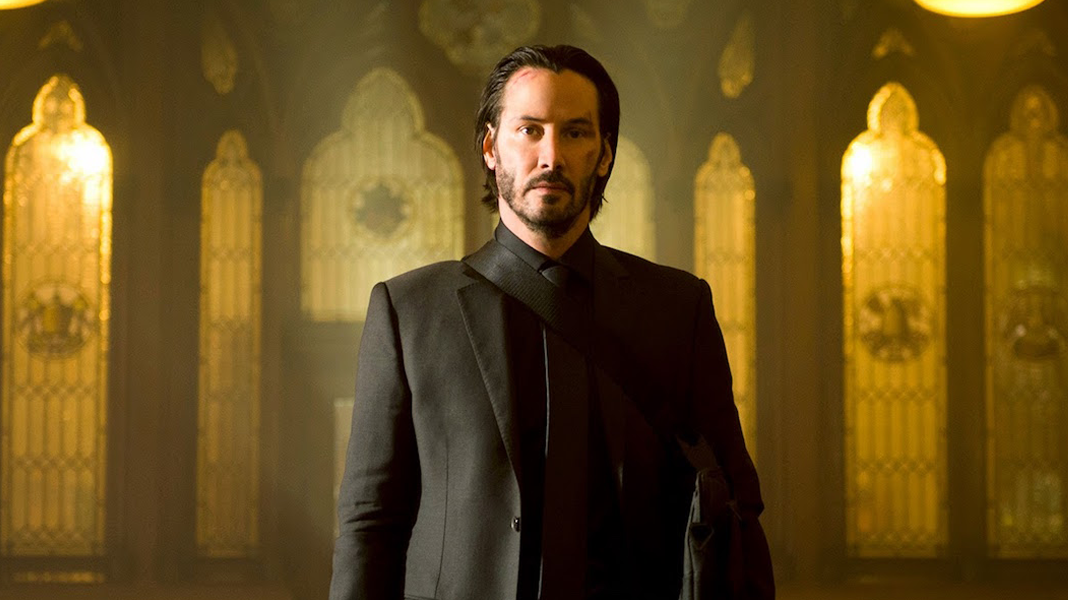 John Wick: Parabellum | Personagem de Anjelica Huston aparece em nova imagem do filme