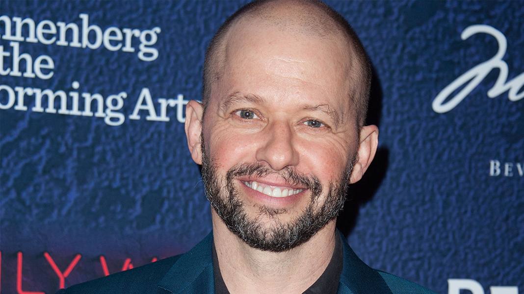 Supergirl | Revelada a primeira imagem de Jon Cryer como Lex Luthor na série!