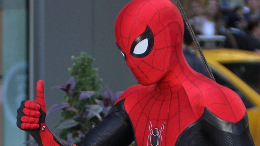 Homem-Aranha: Longe de Casa | Novo clipe mostra cena inusitada entre o Homem-Aranha, Ned e a MJ