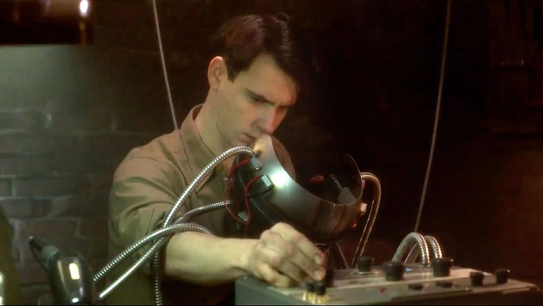 Legion | Teaser da última temporada mostra Professor Xavier construindo o cérebro