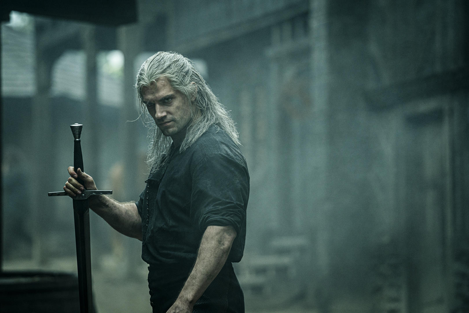 The Witcher | Novo trailer mostra mais de Henry Cavill como Geralt e data de estreia da série