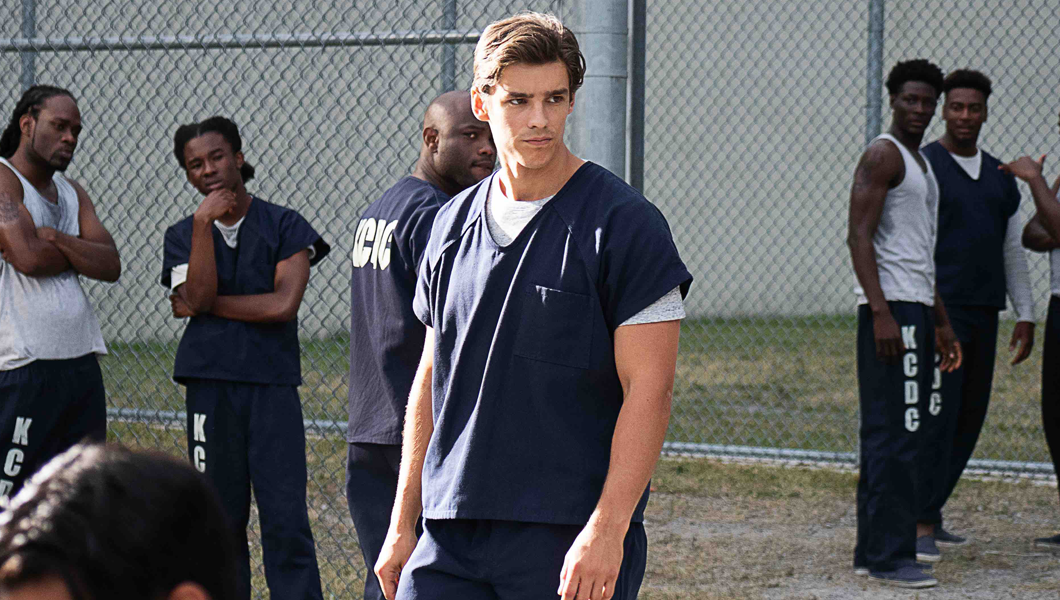 Titãs | Dick Grayson está preso em imagens do décimo episódio da 2ª temporada