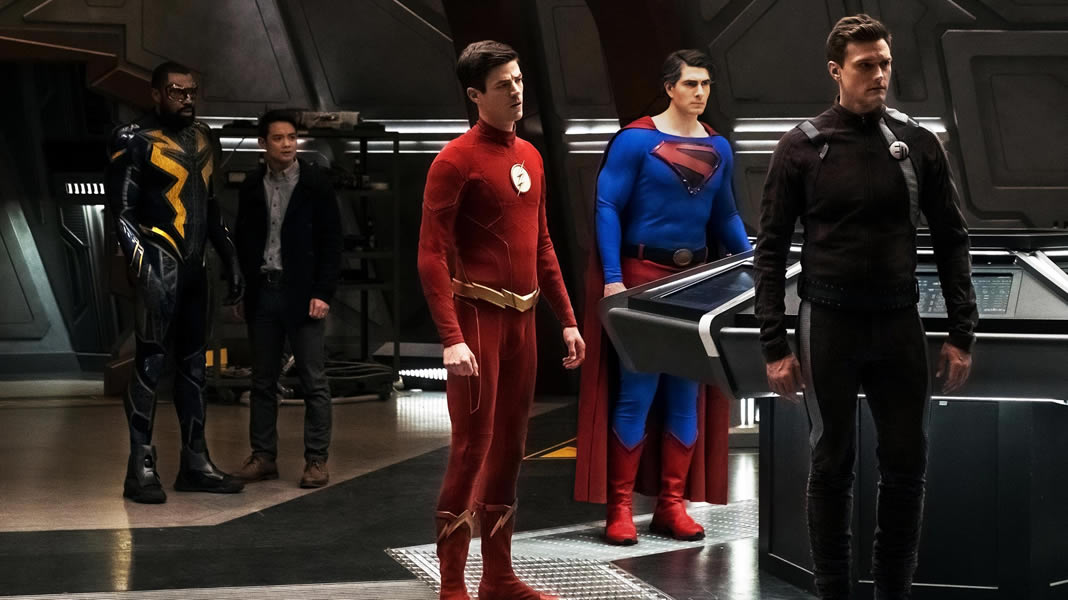 Crise nas Infinitas Terras | Novas imagens mostram Batwoman contra Lex Luthor
