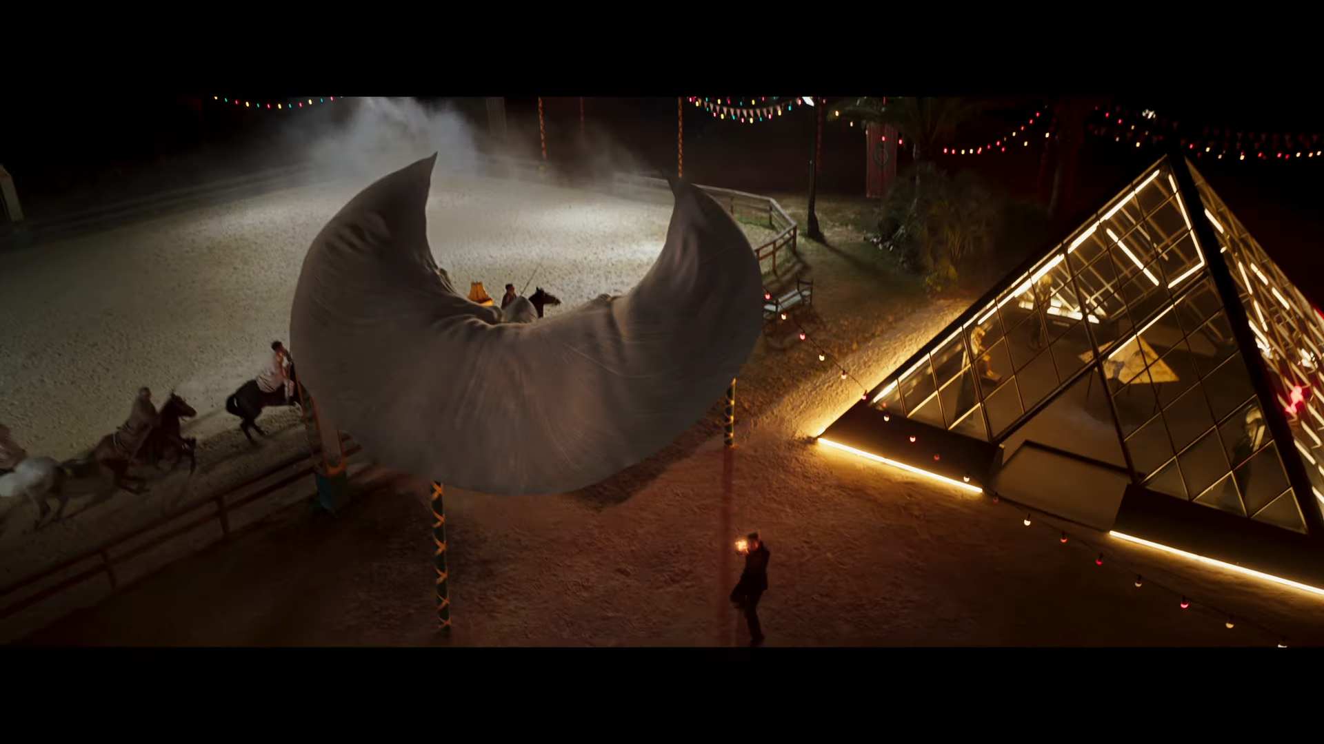 Cavaleiro da Lua usa seus equipamentos em novo trailer da série