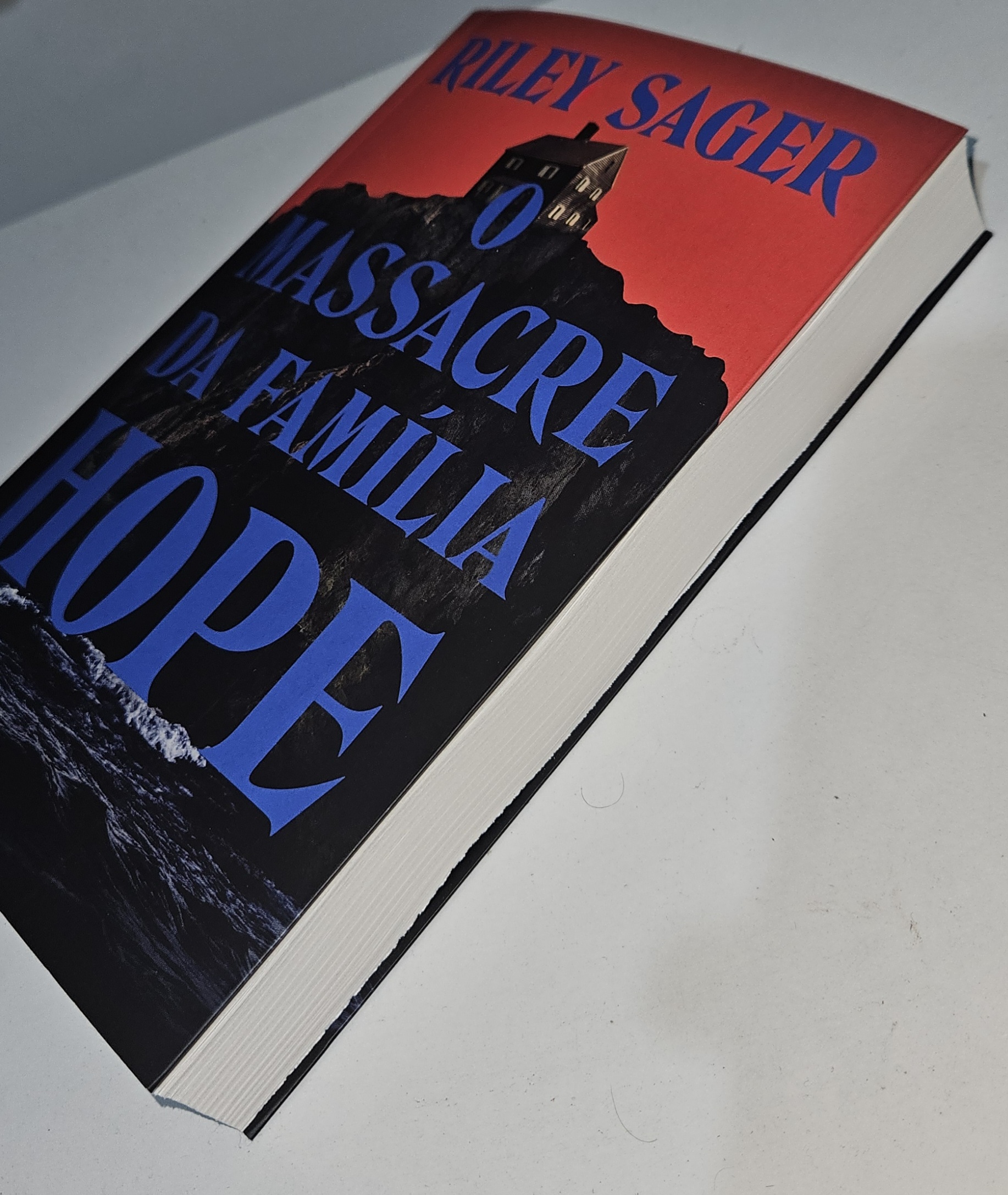 [LEITURA] O Massacre da Família Hope é uma trama cheia de teorias da conspiração