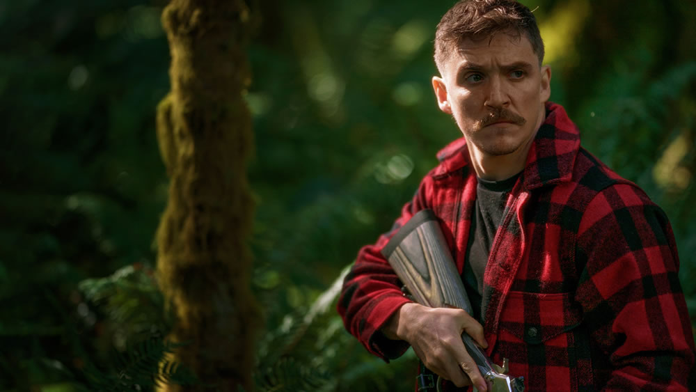 Kyle Gallner em cena do filme 'Desconhecidos'