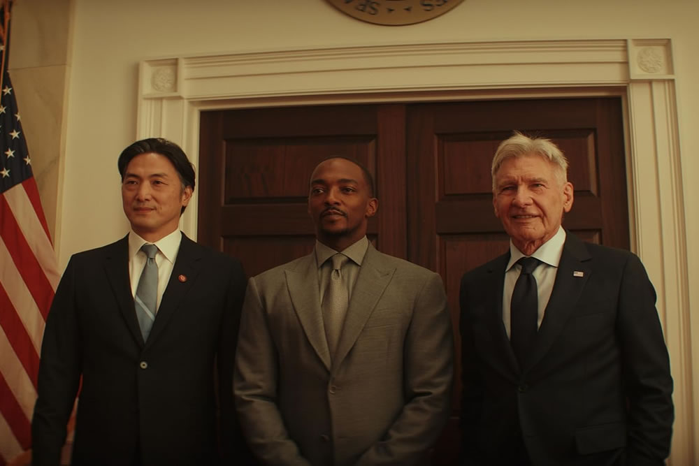 Anthony Mackie, Harrison Ford e Takehiro Hira em cena de Capitão América: Admirável Mundo Novo