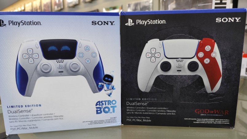 PlayStation Brasil anuncia pré venda dos DualSenses especiais de Astro Bot e God of War